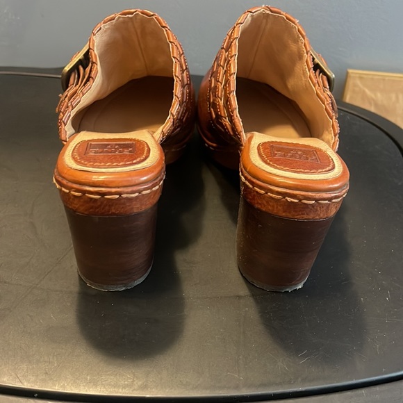 Frye leather heeled open back 8.5 clogs - Picture 4 of 6